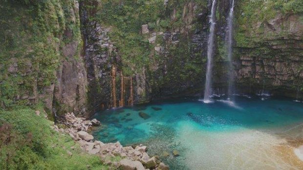 パワースポットとして人気の鹿児島県南大隅町の雄川の滝（ＮＨＫ提供）