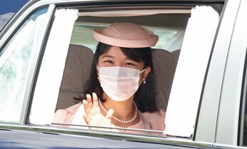 愛子さま「ピンクの帽子」に大きなリボン 提案したデザイナーが語った“ふんわり”の効果