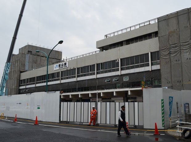 ＴＳＵＴＡＹＡ図書館新説に向け、解体が進む駅ビル（山口県周南市）　（ｃ）朝日新聞社　＠＠写禁