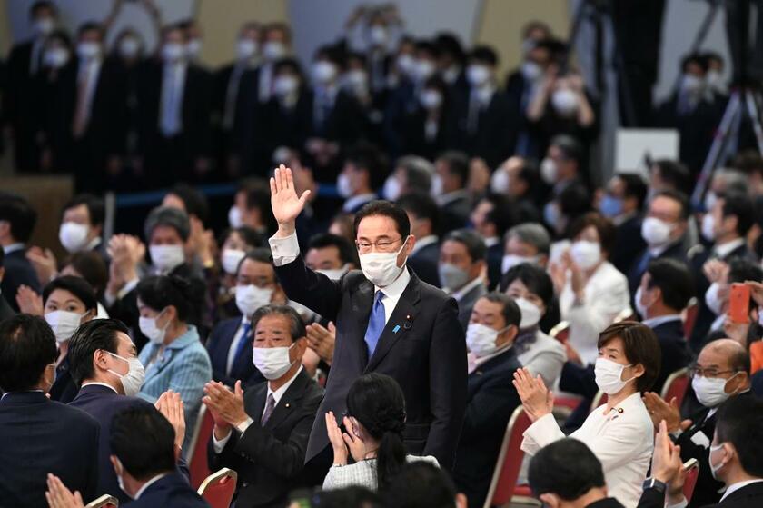 自民党総裁選では、岸田文雄首相を紹介する際に「東大3回落ち」がよく聞かれた