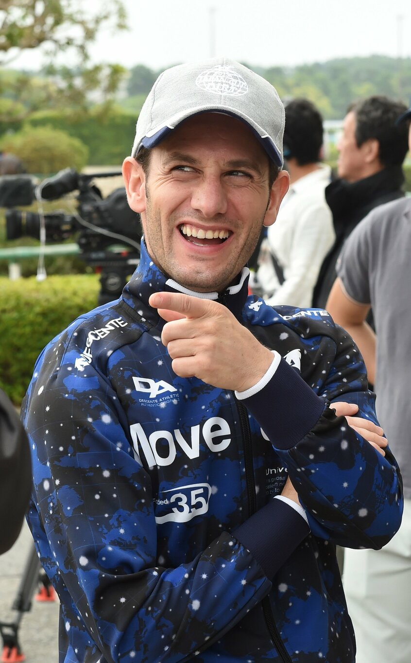 ミルコ・デムーロ騎手が日本を離れ、米国で騎乗する理由とは?(写真提供・日刊スポーツ)