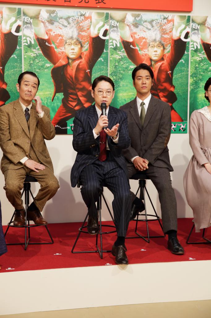 「顔の美容パックを2時間」「意外なSキャラ」など、撮影中の素顔を共演者に暴露される主演の阿部サダヲ(撮影/小暮誠)