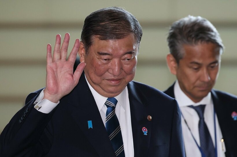 首相官邸に入る石破茂首相
