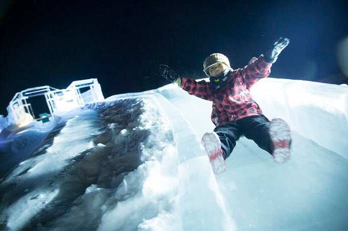 アイスヴィレッジの氷の滑り台（星野リゾート　トマム）