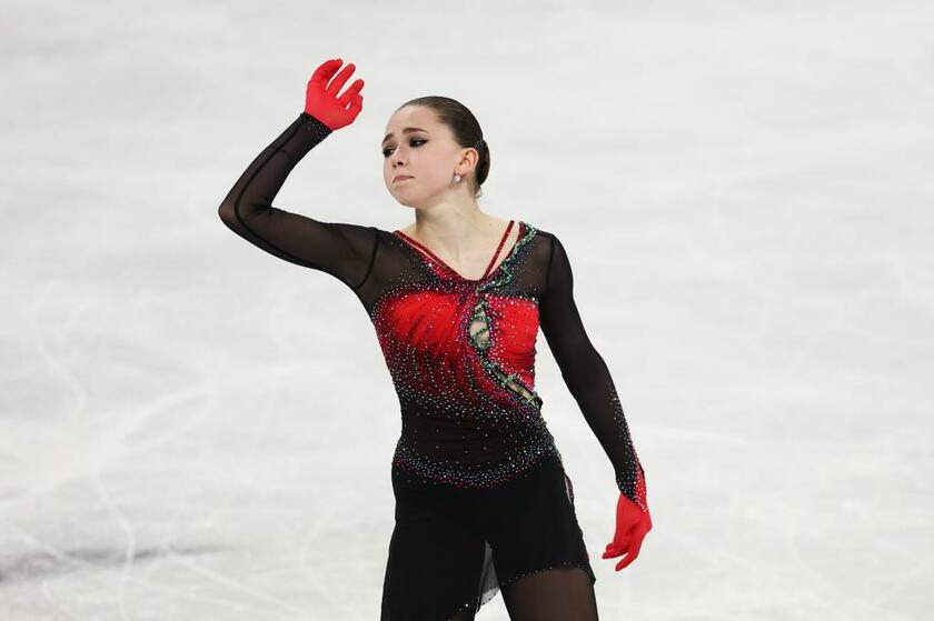 今年２月の北京五輪フィギュアスケート女子で、当時１５歳のカミラ・ワリエワはフリーでミスが相次ぎ、演技後に顔をゆがめた