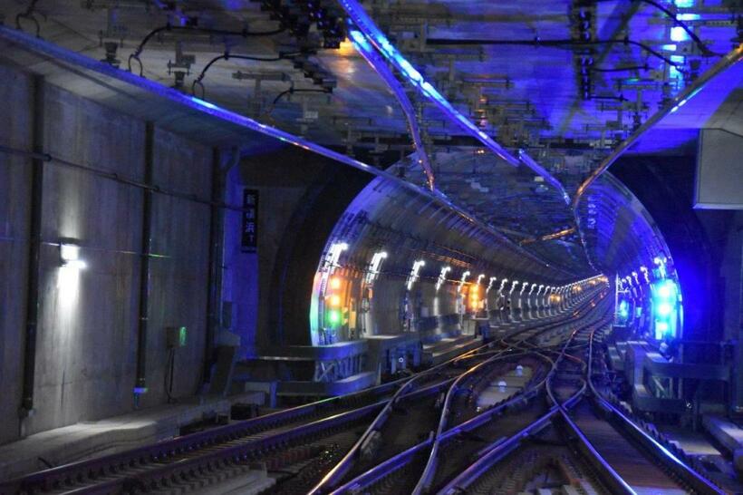 東急電鉄側の新横浜トンネルは、“インスタ映え”しそうな光景だ