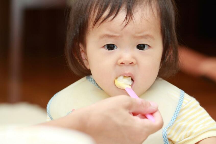 離乳食は、育児書どおりに進まなくても焦らなくていい (写真:gettyimages)