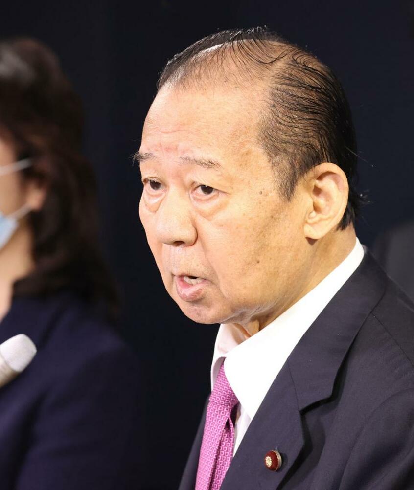 二階氏はその後、「何が何でも開催するのかと問われれば、それは違うという意味で申し上げた」などと五輪中止発言の趣旨を説明　（ｃ）朝日新聞社