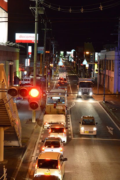 地震後、宮城県気仙沼市では高台に向かう車で道路が渋滞した　（c）朝日新聞社　＠＠写禁