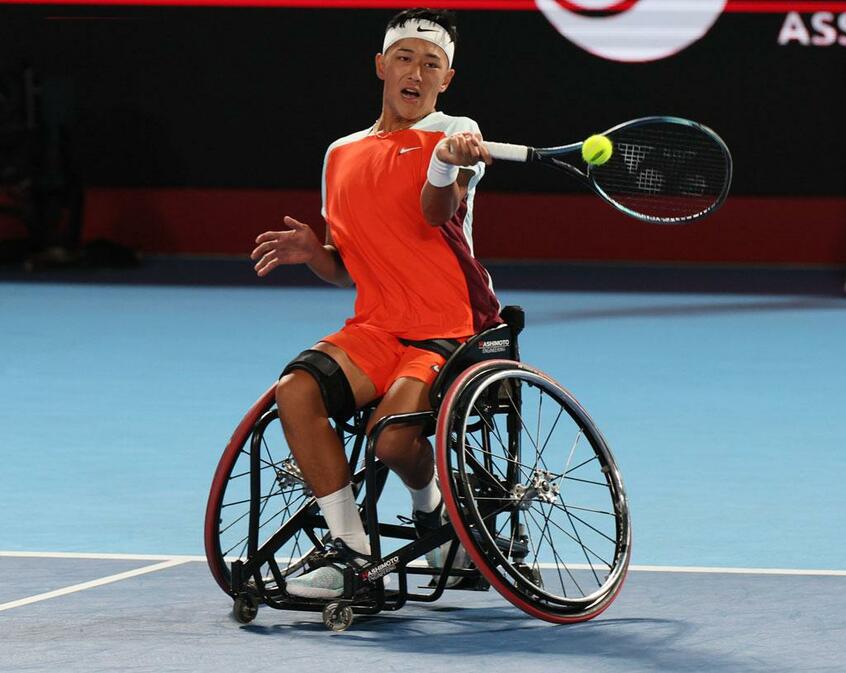 昨年、史上最年少の14歳11カ月でジュニアの世界ランキング1位に立った小田。今年は全仏で4大大会にデビューし、10月24日現在世界5位