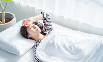 一瞬で眠れる人と考えすぎて眠れない人のたった1つの差とは?