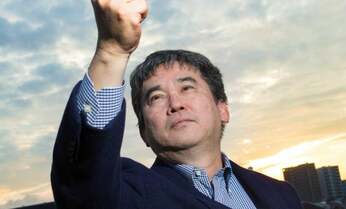 「日韓は、距離も理解も近かった」 『ハゲタカ』の真山仁、初の社会派エッセー