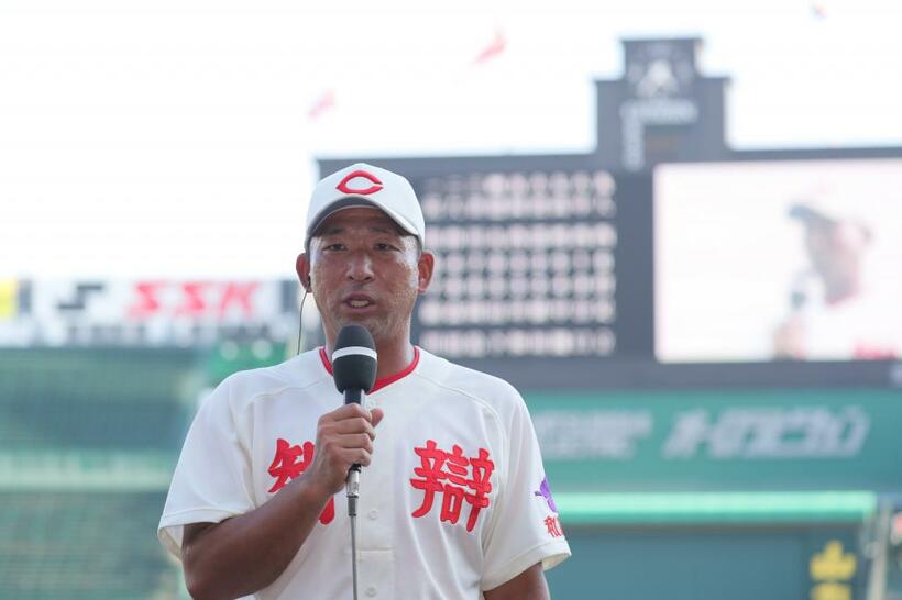 智弁和歌山を日本一に導いた中谷仁監督はプロ野球選手出身(c)朝日新聞社