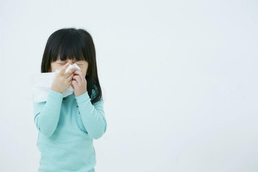 マスクがないときどうするか、子どもたちにも咳エチケットを教えたい（写真／gettyimages）