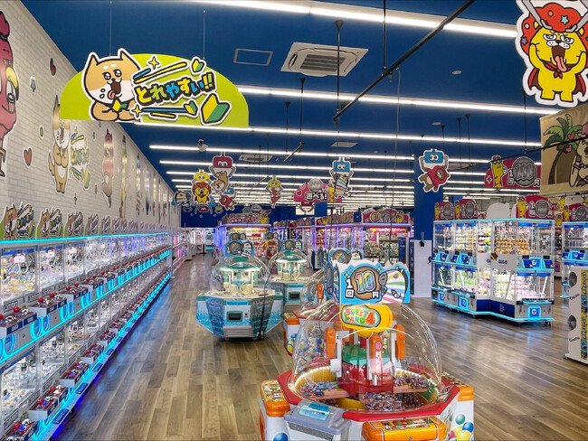 写真・図版（1枚目）| 西日本に初登場！GiGOのクレーンゲーム専門店「GiGOクレーンゲームオアシス ベアーズモール清武」2025年7月4日(金) 10時　グランドオープン