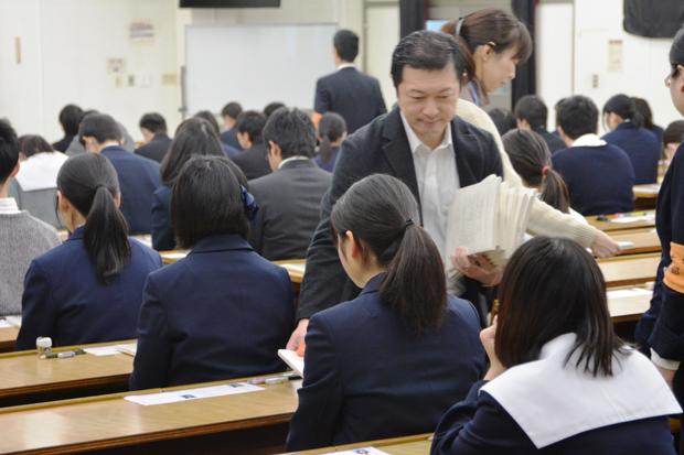 入試の高倍率化は、入学定員管理の厳格化の影響が大きい（ｃ）朝日新聞社