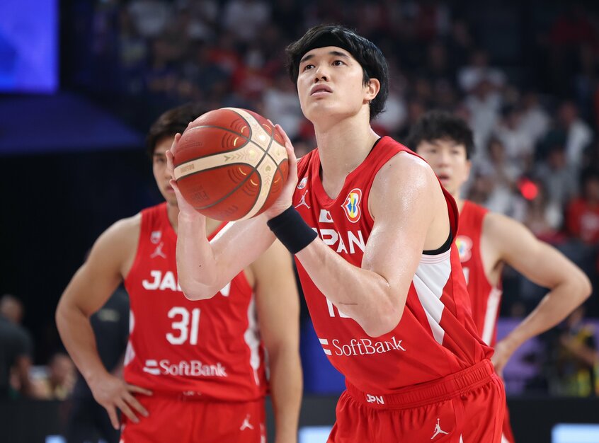 NBAのフェニックス・サンズに所属する渡辺雄太。長く日本代表を牽引してきただけに、大会にかける思いはひとしおだ
