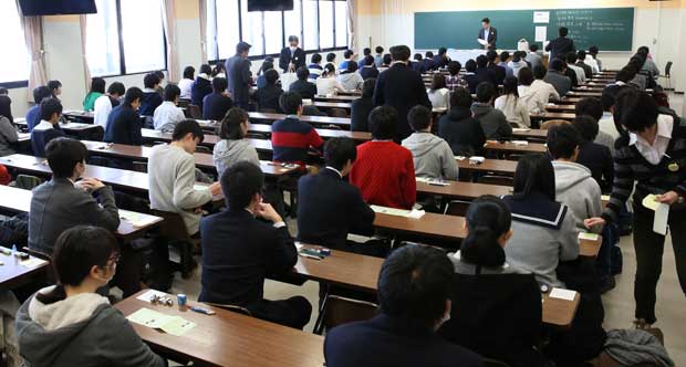今年の大学入試センター試験　（ｃ）朝日新聞社
