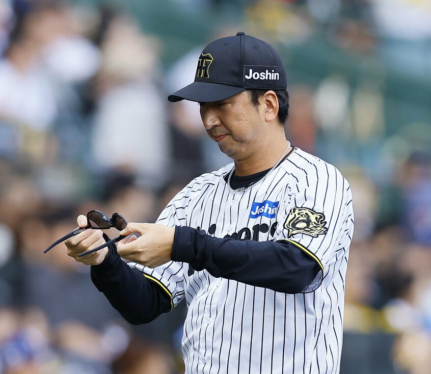 セ首位を走る阪神・藤川監督だが内部評価は真っ二つ?(写真提供・日刊スポーツ)
