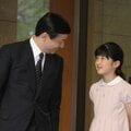 【写真特集】社会人として歩き出した愛子さまの春 天皇陛下と雅子さまが「抱きしめ」続けた愛子さまの成長が感慨深い