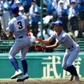 一塁フライを「ヘディング」→味方の好捕でアウト 夏の甲子園で本当にあった珍事3選
