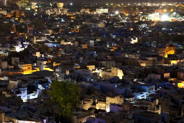 インドは深刻な電力不足に悩んでおり、約3億人が電気のない生活を続けている（※イメージ写真）