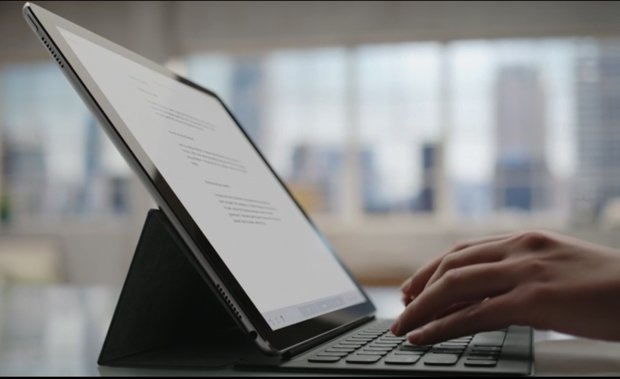 iPad Proの外観 専用キーボードも同時発売される