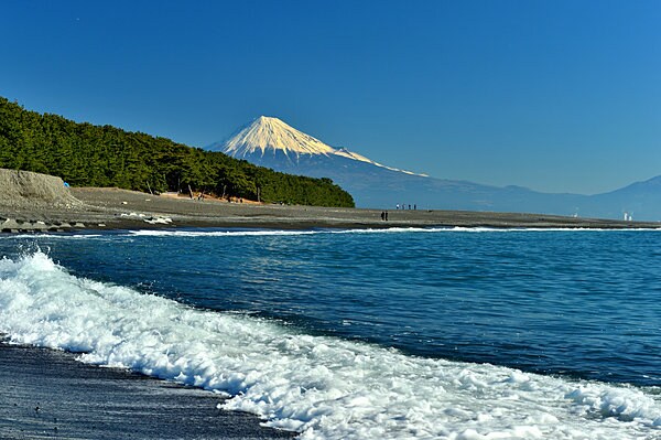 「三保の松原」は、世界文化遺産「富士山－信仰の対象と芸術の源泉」の構成遺産
