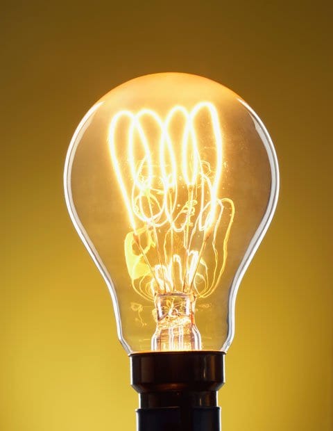 白熱電球の発明から約１３０年…照明の概念を変える板が登場！？（※イメージ）
