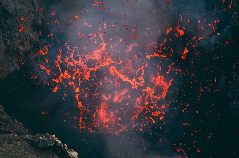 火山を間近で見られるヤスール火山はバヌアツの名所／（c） KENJI SATO