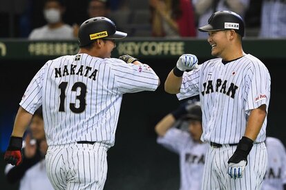 中田翔(左)と筒香嘉智(右)、どちらがWBCで侍ジャパンの4番を務めるのか?(写真:Getty Images)