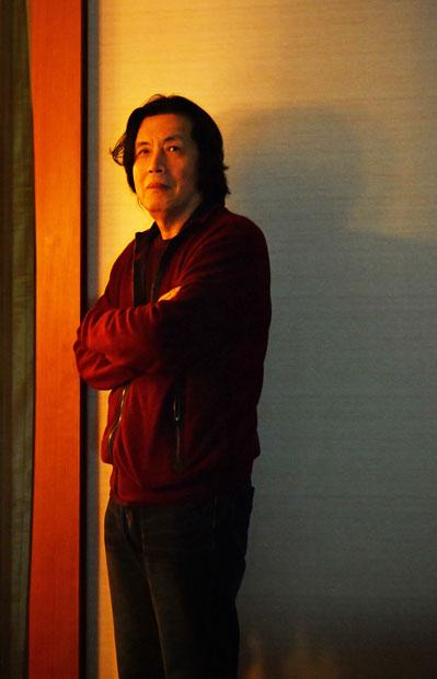 Ｌｅｅ　Ｃｈａｎｇ－ｄｏｎｇ／１９５４年生まれ。教職を経て８３年に小説を発表。９７年に「グリーンフィッシュ」で監督デビュー。「ポエトリー　アグネスの詩」（２０１０年）でカンヌ国際映画祭脚本賞を受賞。本作は８年ぶりの新作となる（撮影／写真部・東川哲也）