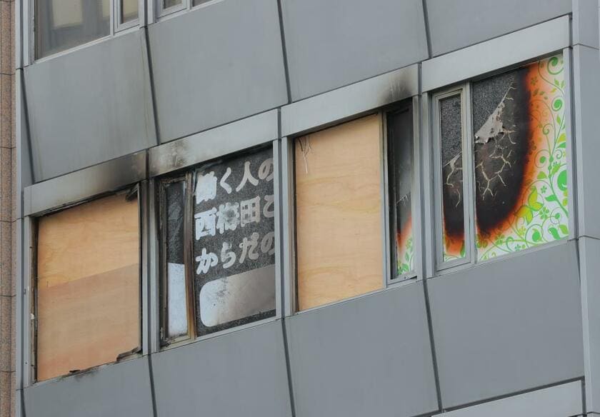 放火殺人事件が起きたのは８階建てビルの４階にある心療内科クリニック。容疑者も５年近く、１００回以上通院していた