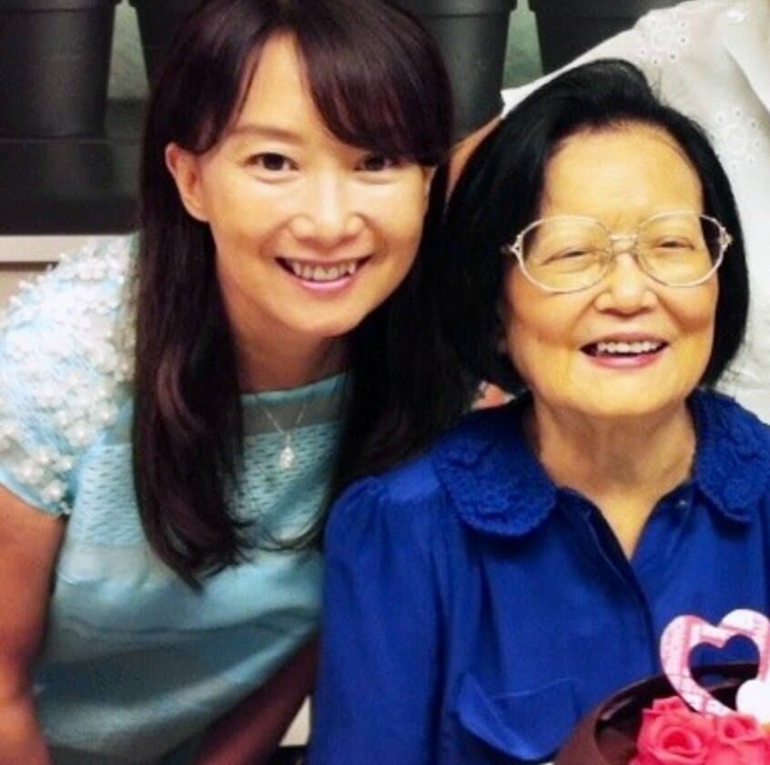 アグネスさんは若い頃は仕事と子育てに追われてなかなか帰郷できなかったと振り返ります。photo 本人提供