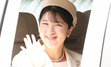 愛子さま23歳の品格　胸元に輝くブローチは完売品の「ミキモト」？　耳元で揺れるダイヤと真珠のイヤリング…宝飾品も「背伸びをしない」好感度