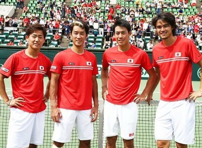 錦織圭（右から2番目）に続く存在として期待されるダニエル太郎（右端）と西岡良仁（左端）。（写真：Getty Images）