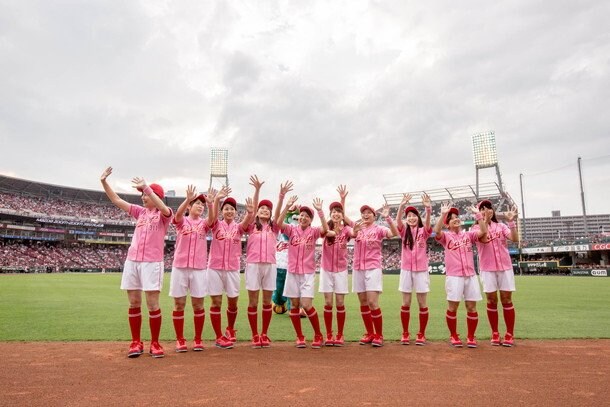 首位独走中の広島東洋カープに今年も勝利の女神が降臨！ C-Girls2016 始動開始!!