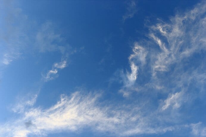 空にも秋の気配が