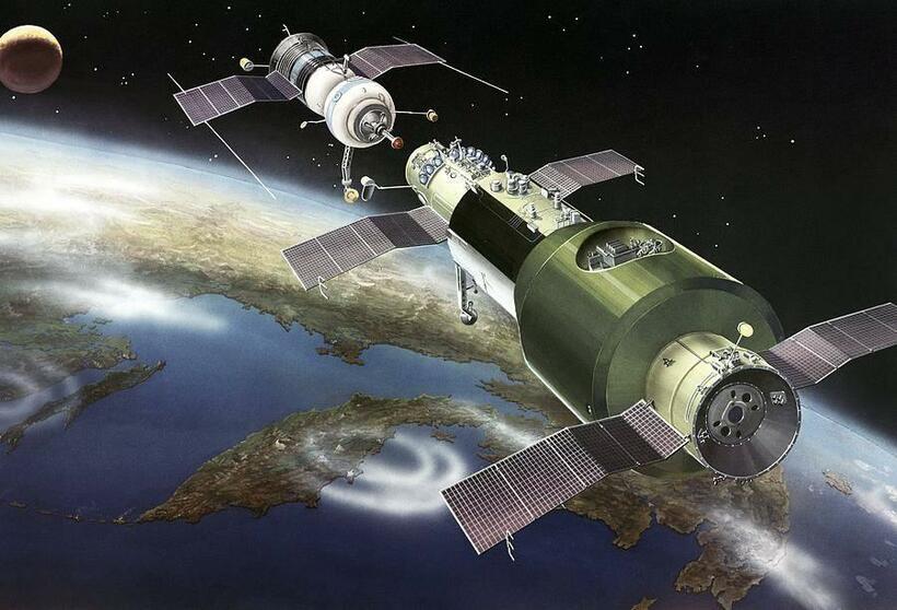 旧ソビエト連邦が打ち上げた史上初の宇宙ステーション「サリュート1」。6年間で9名のクルーが171日間滞在した／（C）NASA ／ RIA －Novosti