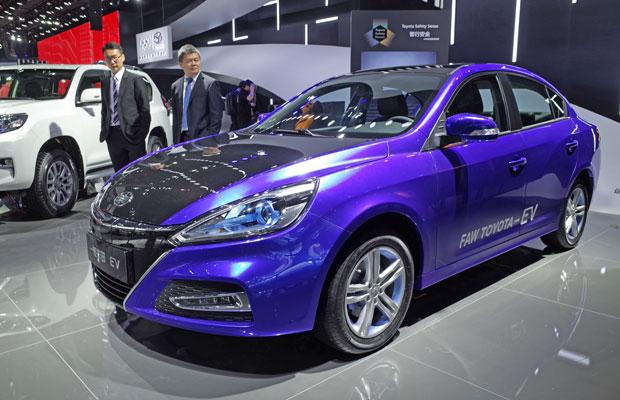 トヨタが中国の合弁先とつくる電気自動車のコンセプトカー　（ｃ）朝日新聞社
