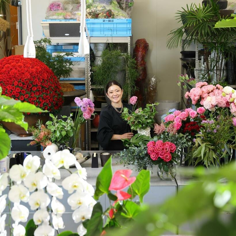 第一園芸フラワーデザイン課課長　デザイナー・志村紀子（ｐｈｏｔｏ　写真映像部・松永卓也）