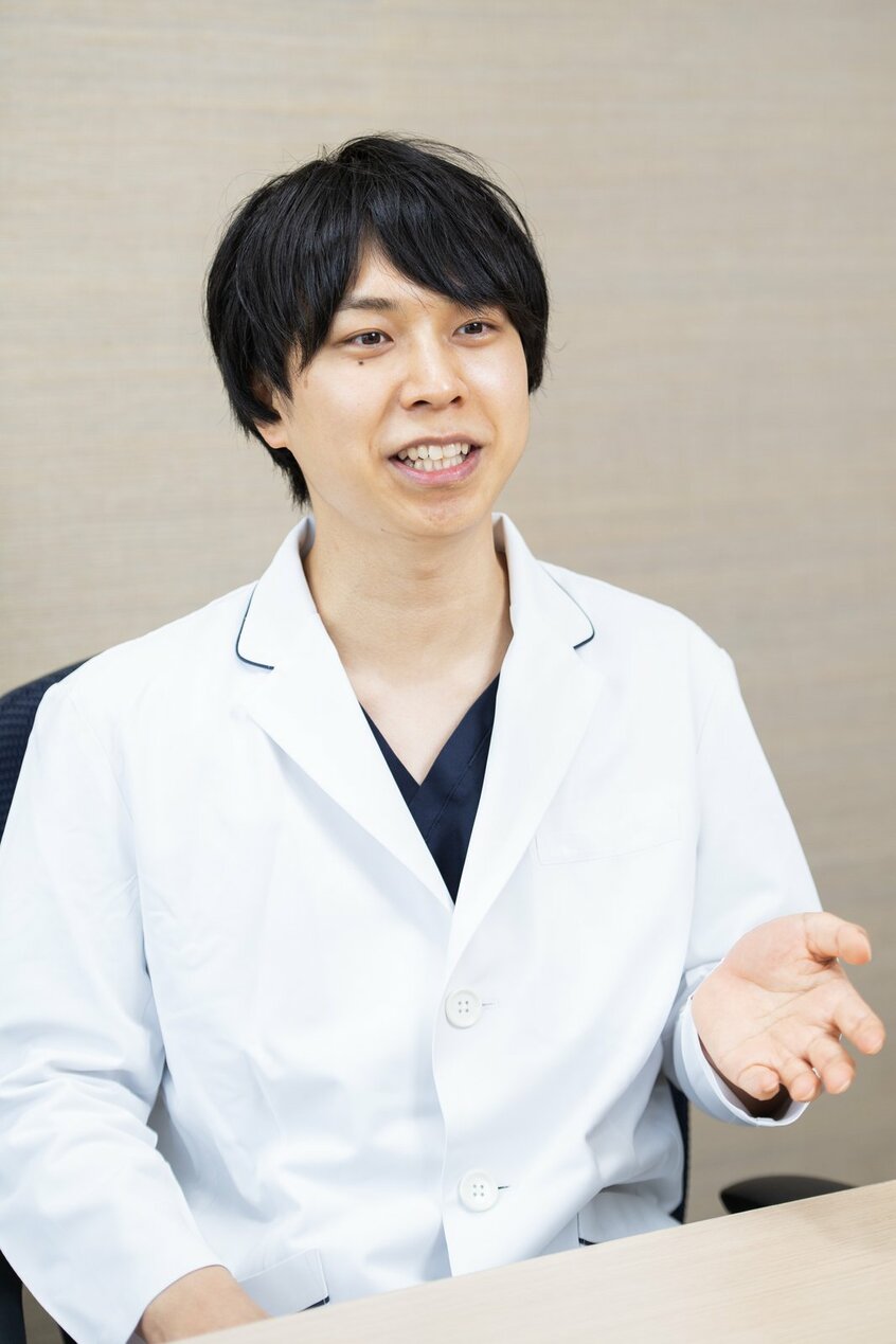 「器質的な要因だけでなく、心理社会的な要因も含めて患者さんを診察できるのが総合診療の魅力」と田村医師は話す。 写真/高野楓菜(写真映像部)