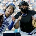 令和ロマン・松井ケムリら芸人の“結婚発表ラッシュ” 結婚直後に公にしないそれぞれの「事情」とは?