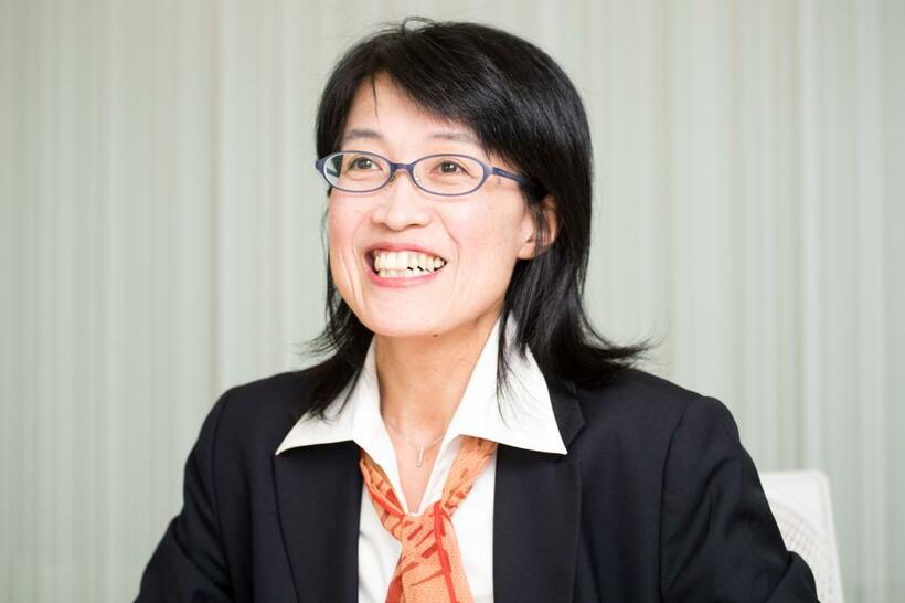 ＡＮＥＷ　Ｈｏｌｄｉｎｇｓ　春元富美子さん（５０）／１９９１年、コメルツ銀行入行。ＭＢＡ取得。ソシエテ・ジェネラル証券会社で３０歳で管理職に。ＬＶＭＨモエ・ヘネシー・ルイ・ヴィトンに転職し、Ｆｅｎｄｉの財務責任者など。２００７年に退社し翌年、出産。１２年から仕事再開（撮影／写真部・小山幸佑）