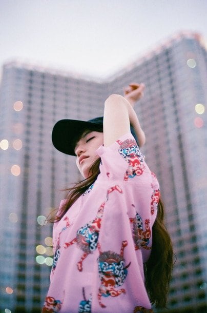 注目の女性アーティスト・iri 1stアルバム『Groove it』より都会の孤独感と美しさを感じられる「rhythm」MV公開