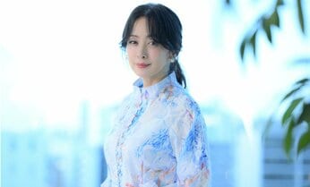 歌手デビュー40周年を迎えた斉藤由貴が語る デビュー曲「卒業」との向き合い方