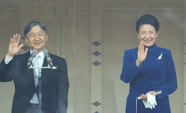 〈先週に読まれた記事ピックアップ〉皇后雅子さまは、なぜ柔らかな素材のドレスをお召しだったのか　「ほぼ立ちっぱなし」の両陛下