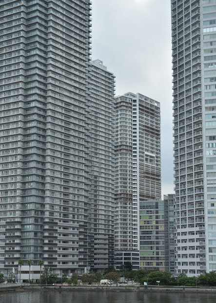 住宅・土地のローンを最も多く抱えている地域は神奈川県。全国平均より１６２万円高い、５２０万８千円（全国消費実態調査、２００９年）（撮影／写真部・東川哲也）