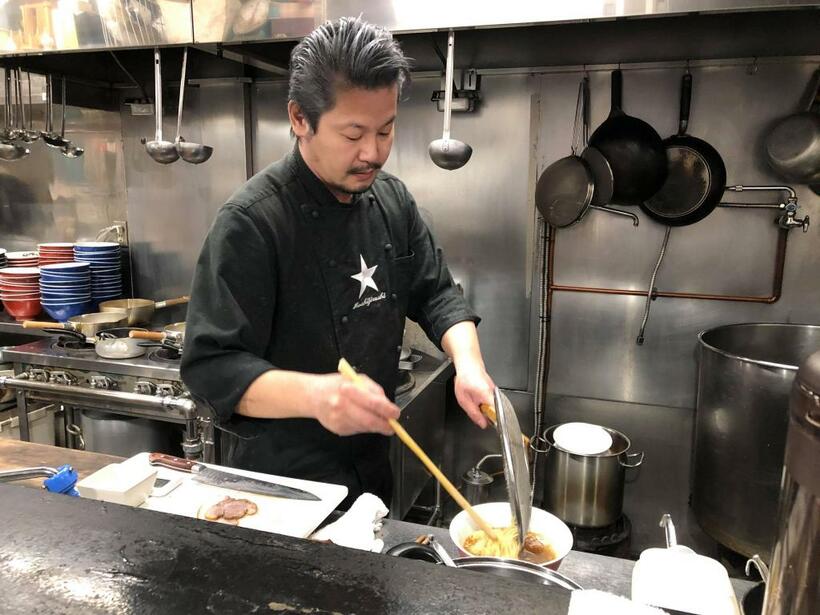 「星印」店主の沖崎一郎さん。まっすぐに自分のラーメンと向き合い続けている（筆者撮影）