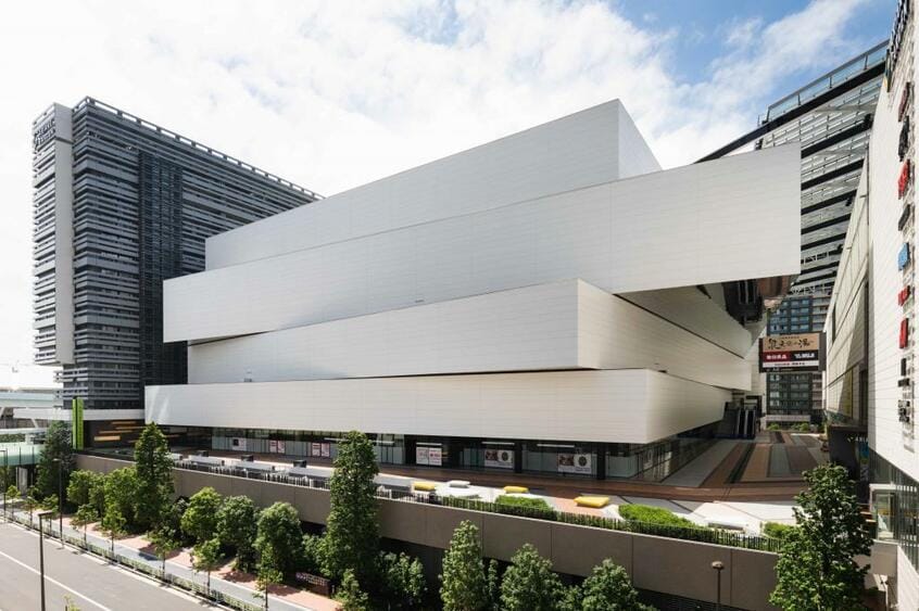 東京・有明に新設された「住友不動産 東京ガーデンシアター」(住友不動産提供)